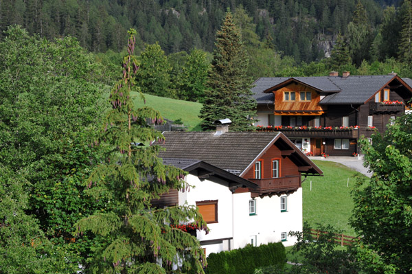 Alpine chalets, Heiligenblut