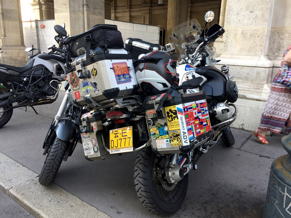Motorbike with Chinese plates in Vienna...a long ride