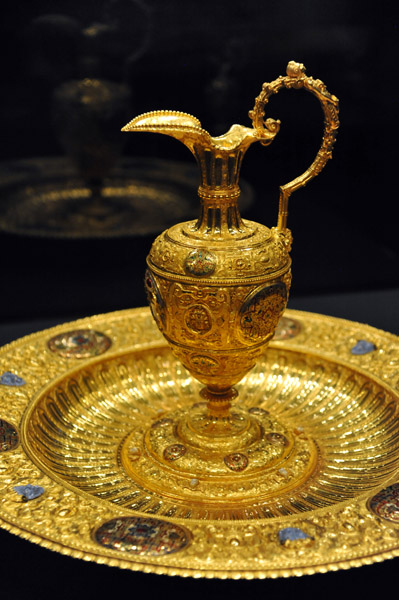 Baptismal decanter and plate, Spain, 1571