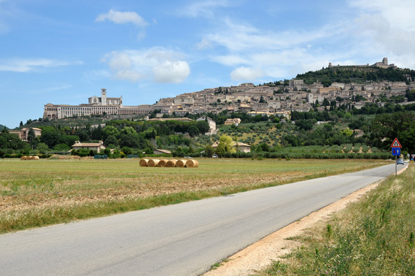 A small road leading into Assisi