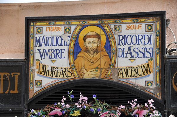 Maioliche Umbre Ricordi di Assisi, Via Frate Elia