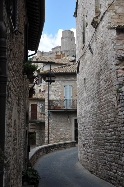 Via Dono Doni, Assisi