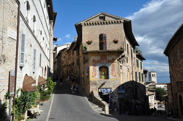Via Fontebella and Piaggia Porta S. Pietro, Assisi
