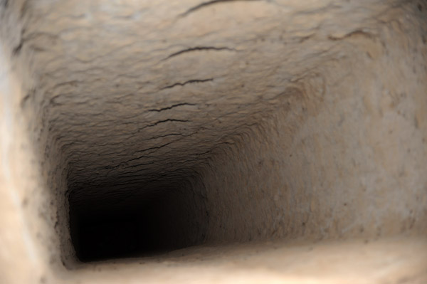 A deep shaft, Underground Orvieto