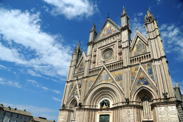 Afternoon sunlight on the façade of Orvieto Cathedral