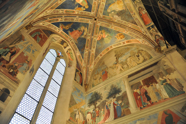 The Chancel contains the early renaissance frescos of the History of the True Cross by Piero della Francesca, ca 1452-1466