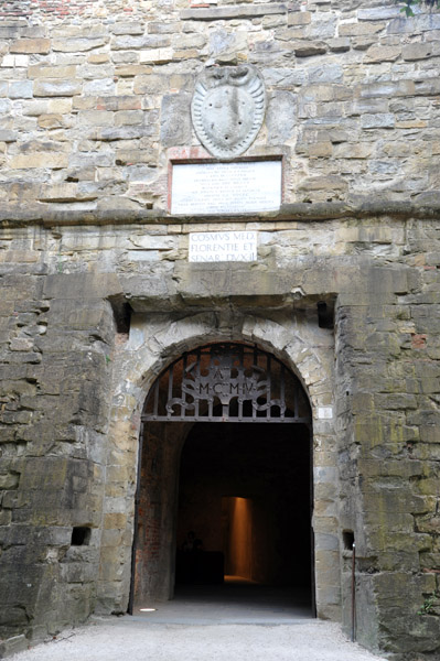 Fortress gate dedicated to Cosimo Medici