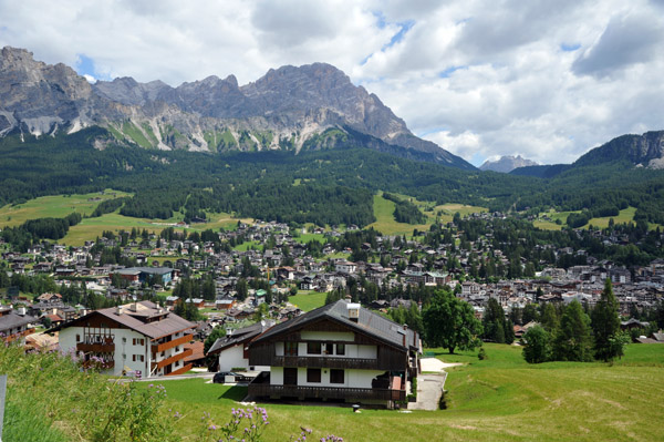 Holiday homes on the hills around Cortina d'Ampezzo