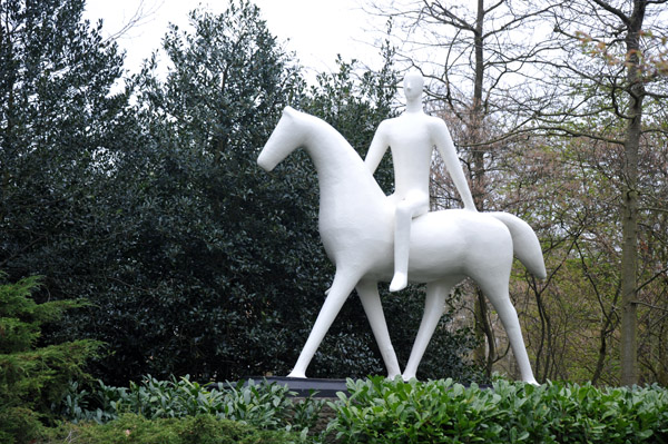 De Ruyter Sculpture - man on a horse, Keukenhof