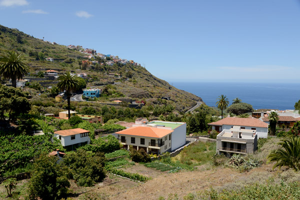 Hillside village of Los Geranios from Icod de los Vinos