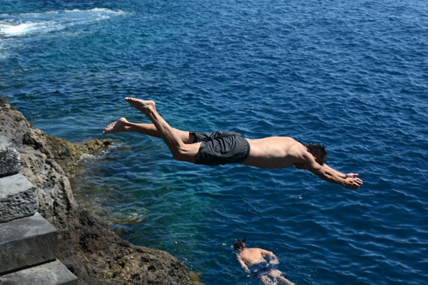 Taking a dive, Punta de Teno