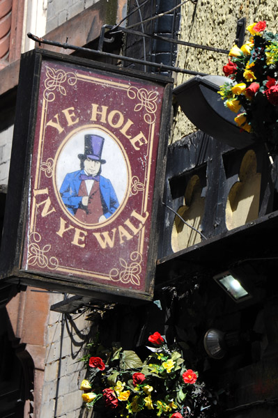 Ye Hole in Ye Wall, Dale Street