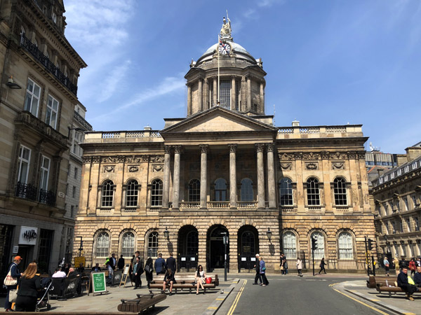 Liverpool Town Hall at the top of Castle Street