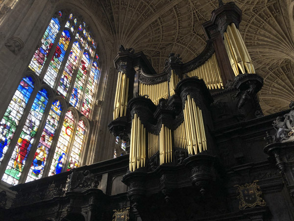 Organ atop the rood screen, King's Chapel, Cambridge