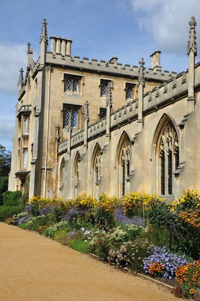 Garden along the arcade on the south side of the New Court, St. John's College