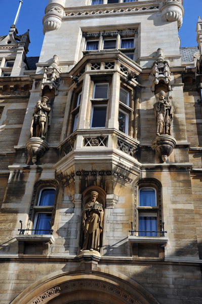 Porters' Lodge with the Founders of Gonville & Caius College