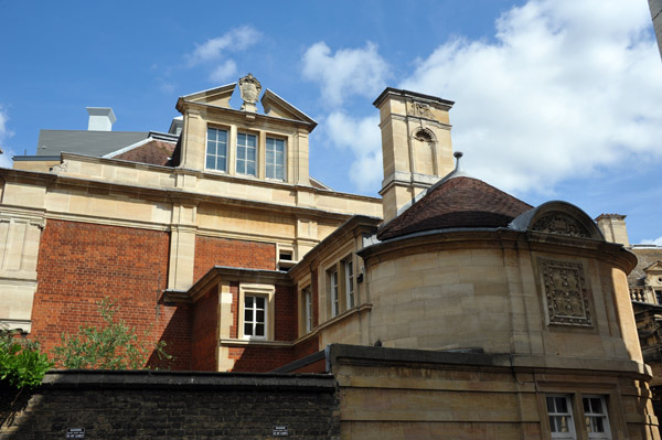 Pembroke St & Free School Ln