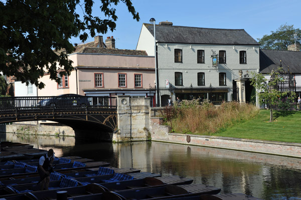 Scudmore's at the Magdalene Bridge, River Cam