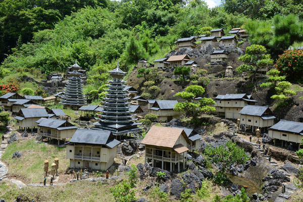 Village of the Dong nationality (Guizhou, Hunan, Guangxi)