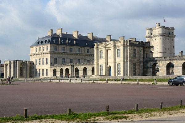 Chteau of Vincennes from across the Esplanade Saint-Louis