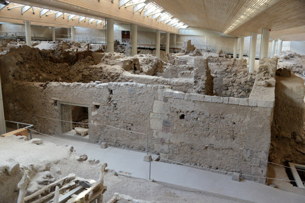 Building complex Beta, site of the Boxing Boys fresco