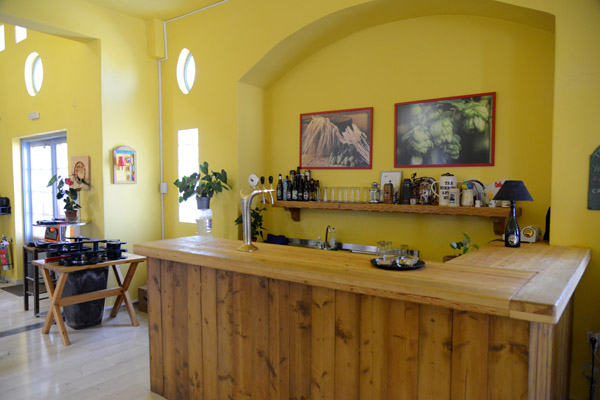 Santorini Brewing Company, Mesa Gonia