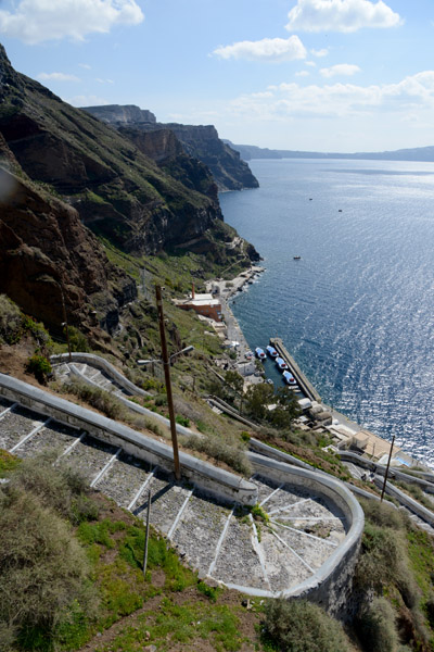 Riding the cable car back up to Fira