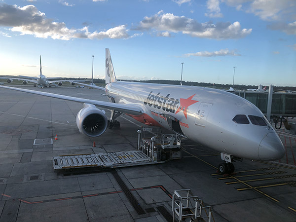 Jetstar B787 at Melbourne