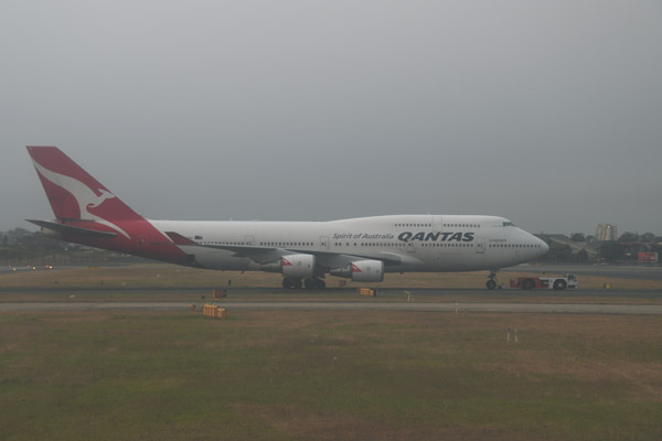 Qantas B747 (VH-OEH) during the December 2019 fires