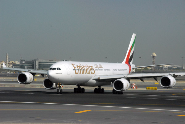 Emirates A340-500 (A6-ERC)