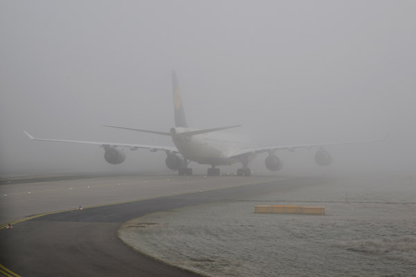 Lufthansa A340 in the fog at Frankfurt