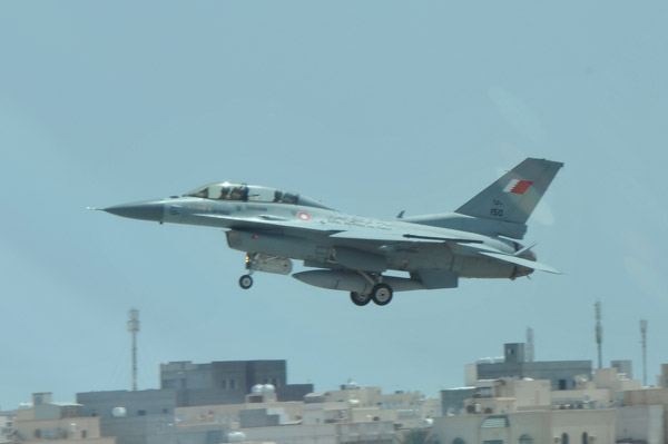 Royal Bahrain Air Force F-16 landing at BAH