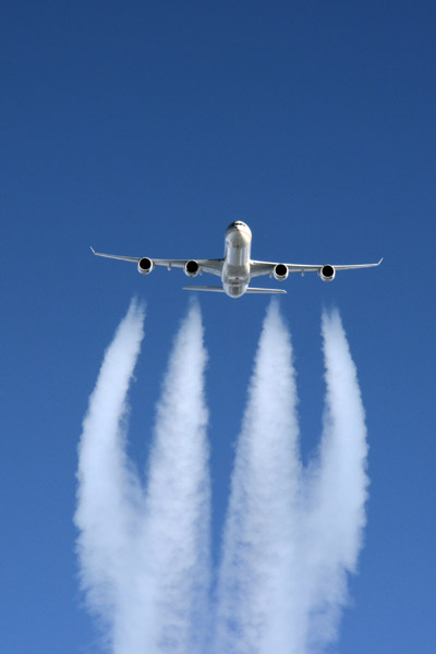 Etihad A340-500 in flight
