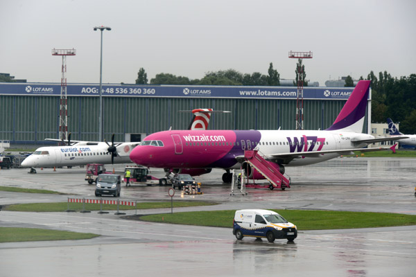 Wizzair A320 (HA-LPM) at Warsaw