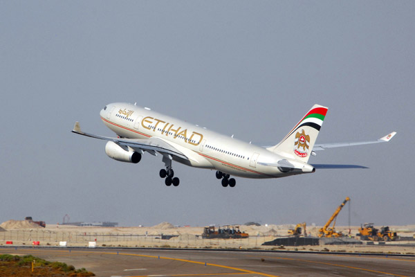 Etihad A330 departing Abu Dhabi