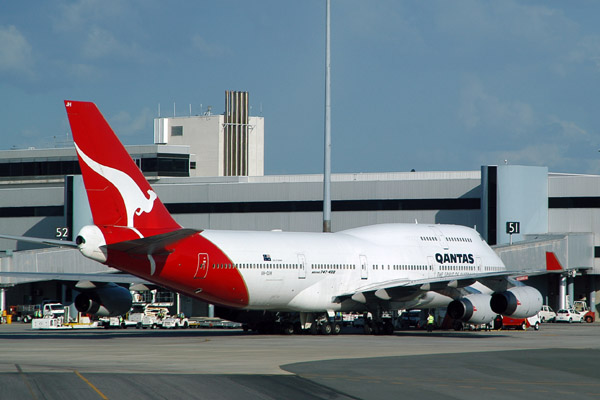 Qantas B747 (VH-OJH) at PER