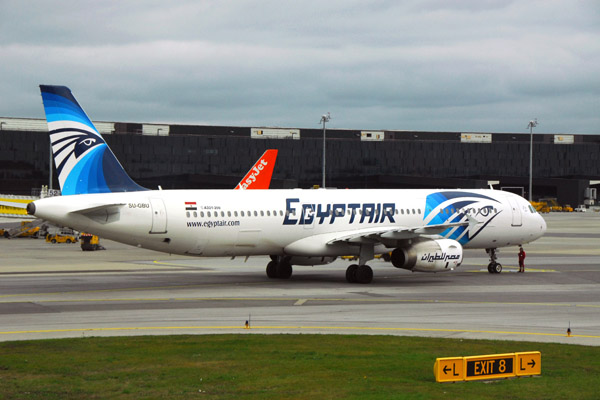 Egyptair A321 (SU-GBU) at VIE