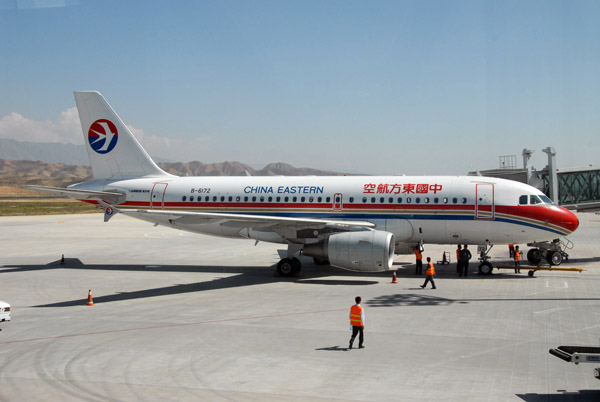 China Eastern A320 (B-6172) at Xining XNN