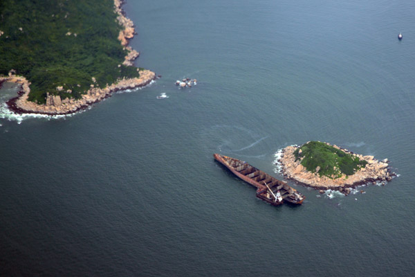 Shipwreck off tiny Guizhou Island, ext to Baili, south of Hong Kong