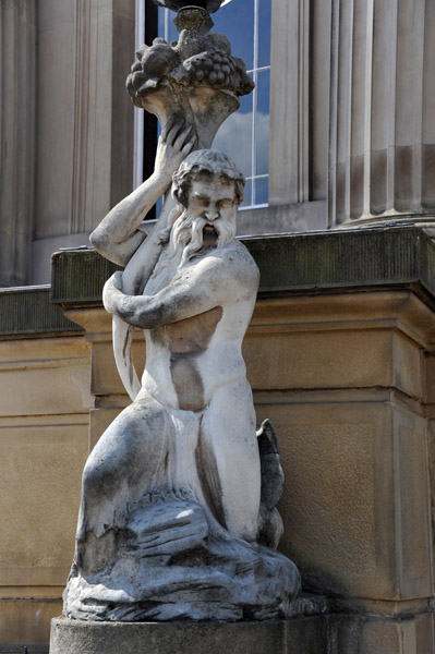 Sculpture holding a lamp, St. George's Hall