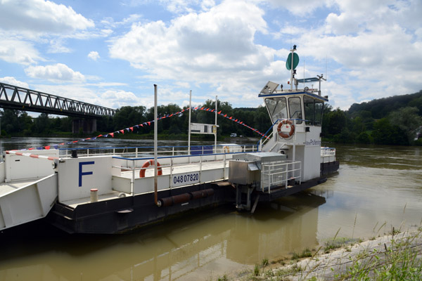 Danube Ferry Prfening
