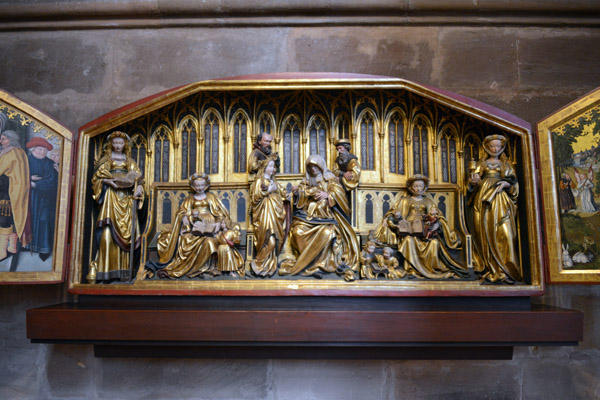 Sippenaltar Triptych, central carving, 1302, Marburg 