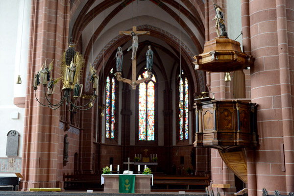 Altar and pulpit, Wetzlar Cathedral
