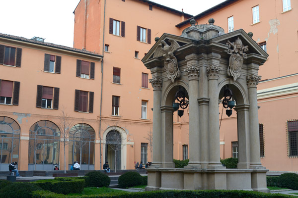 Wishing Well in the courtyard of the Palazzo Comune