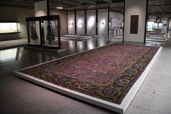 Safavid-era Persian carpet, 16-17th C. Isfahan