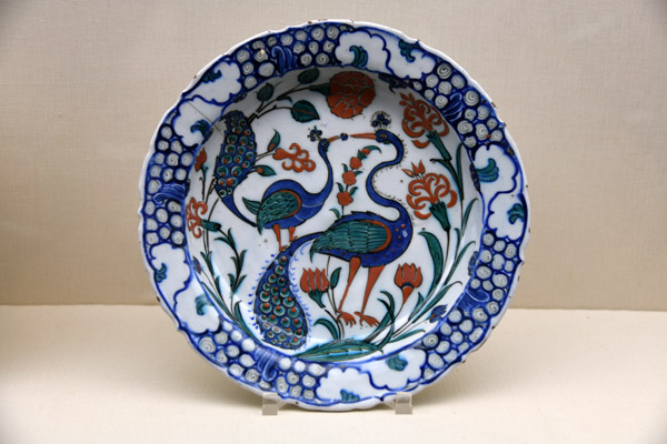 Plate with pair of peacocks, Iznik, ca 1575, Ottoman Turkey