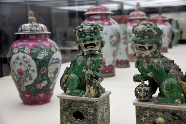 Pair of Lions (Fo Dogs), Kangxi Reign (1662-1722), China