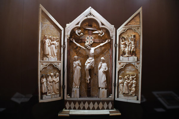 Tabernaclue with Crucifixion and Scenes from the Passion of Christ, Cologne, ca 1300-13010