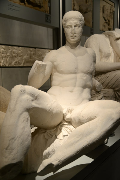 Dionysos, Parthenon east pediment