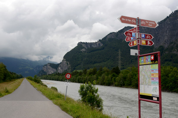 Rheinradweg, left bank of the Rhine, Canton St. Gallen